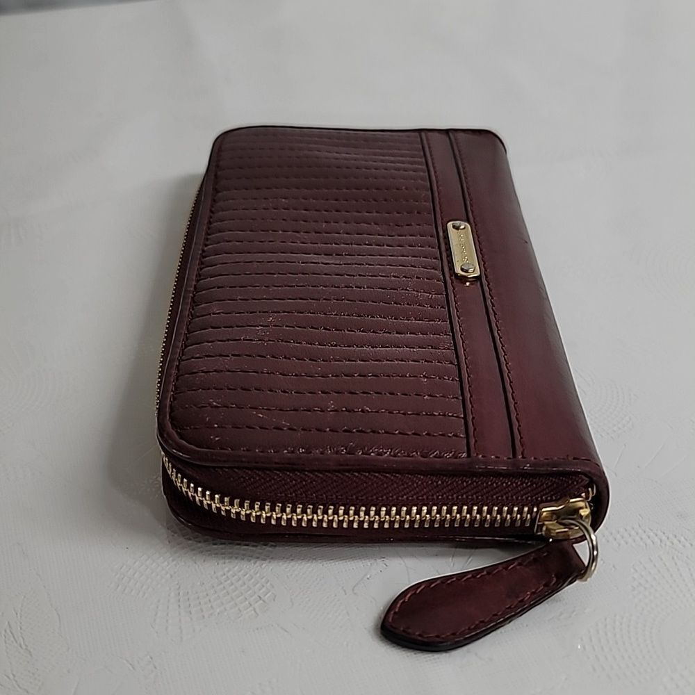 Burberry Quilted Leather Zip Around Wallet In Burgandy - Picture 7 of 12